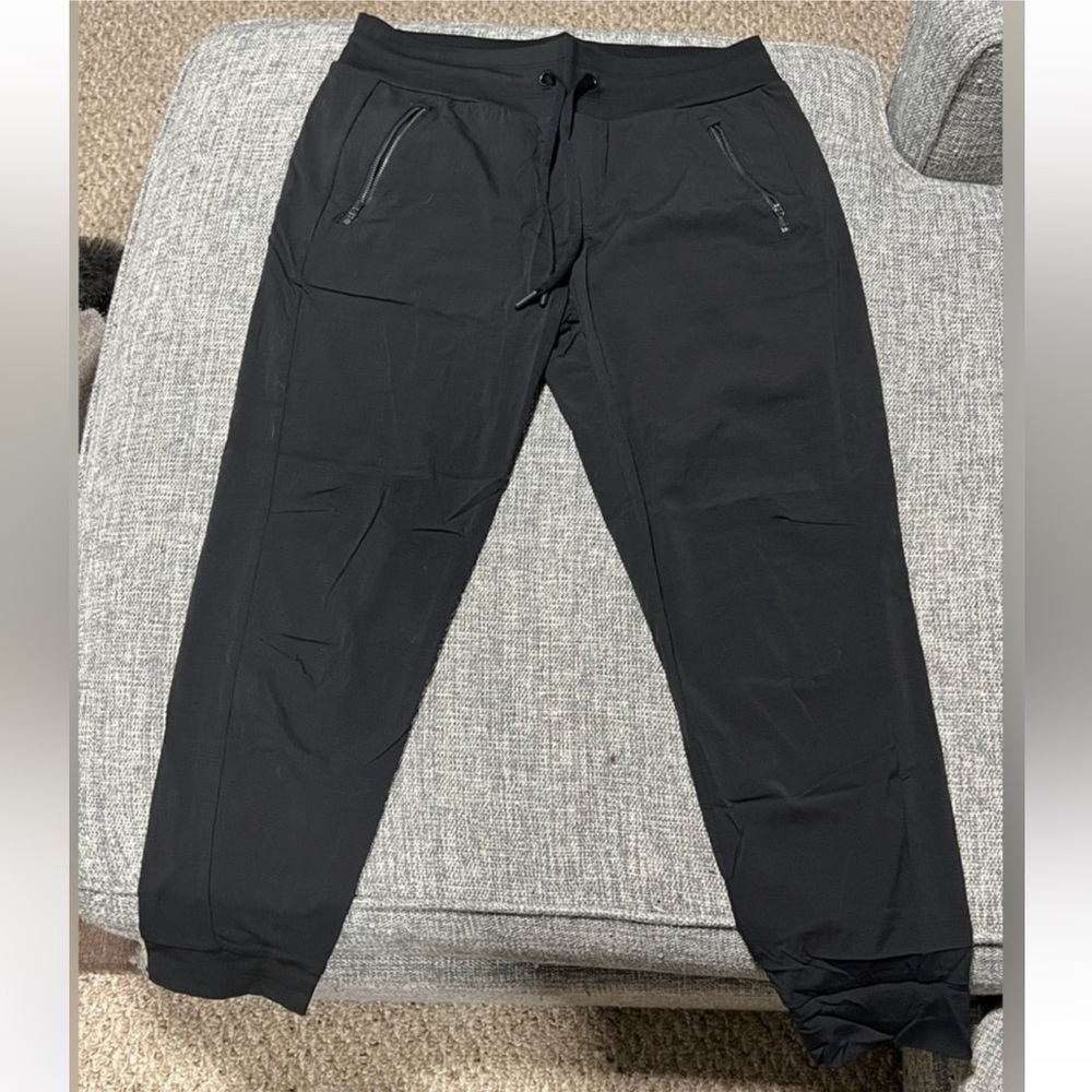Women’s Athleta Black Trekkie North Joggers- size 6P